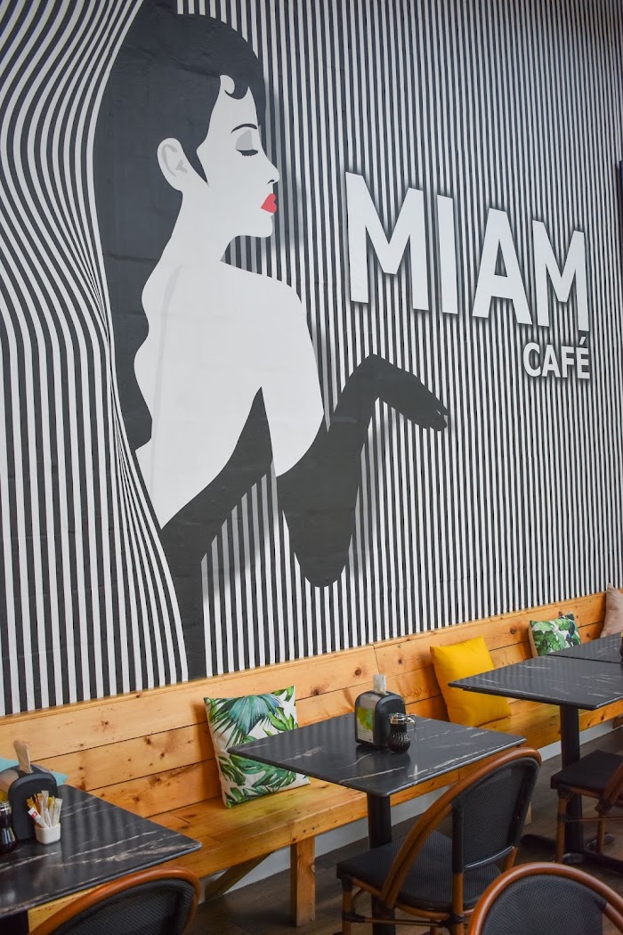 Miam Cafe Biscayne: All-Day Brunch & Fresh Bites in Miami