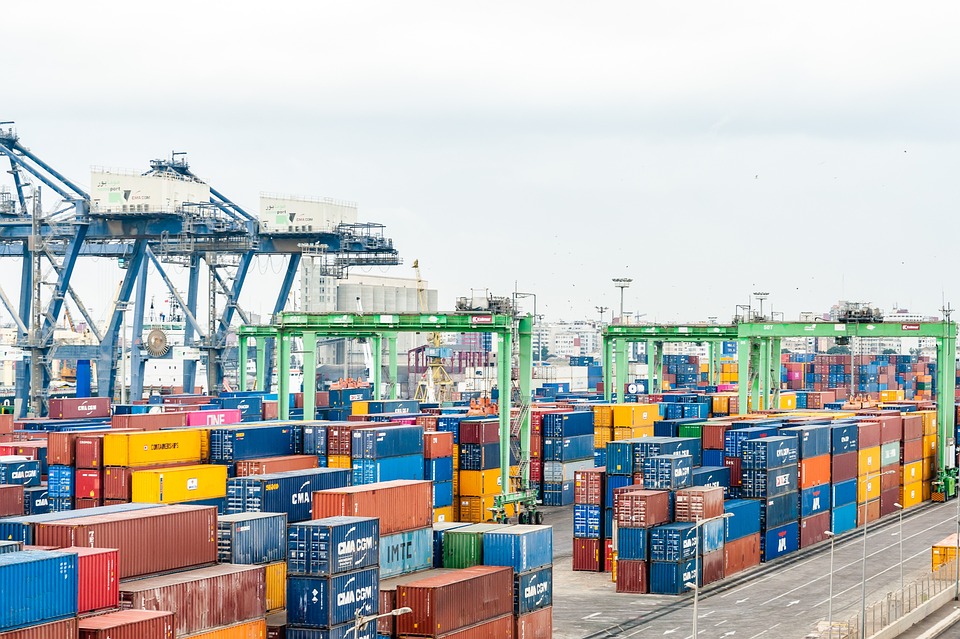 The Fed Effect: How Monetary Policy Impacts the US Economy 1 export import of commodities